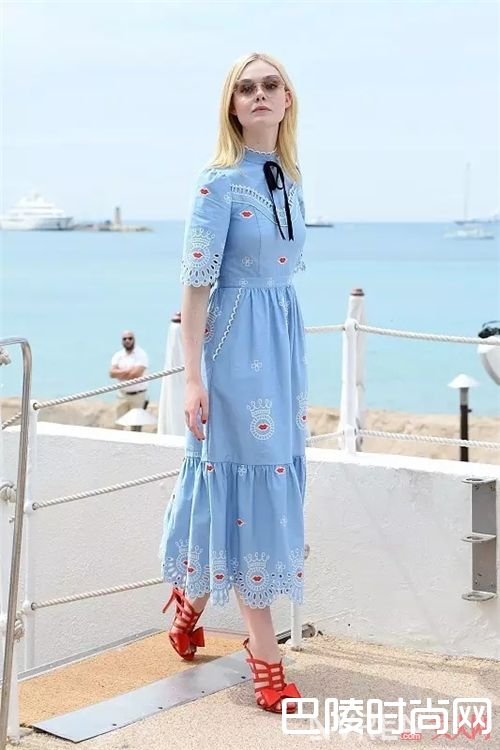 五分袖连衣裙如何搭配？_姑娘 你需要一件长短袖来遮住你手臂的肉肉