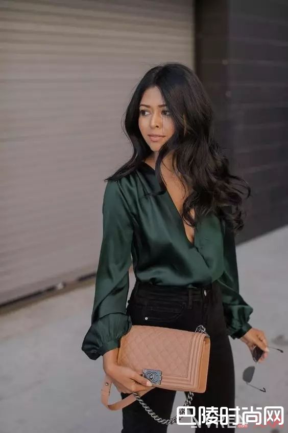 缎面衬衣搭配_那一波莹润的光泽，是属于女人的质感