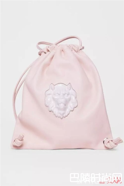 Andrés Gallardo包包推荐_不只是衣服 让你的包包也跟上夏天的步伐吧!