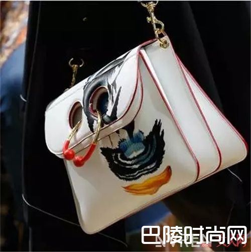 J.W. Anderson包包推荐_不只是衣服 让你的包包也跟上夏天的步伐吧！