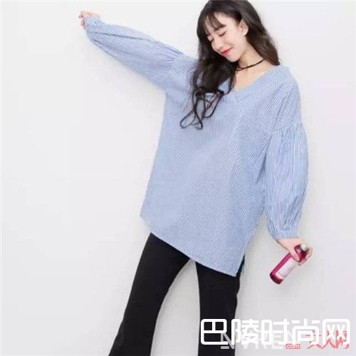 喇叭裤+不规则造型感上衣_干货！让你简约又大方的秘密其实很简单