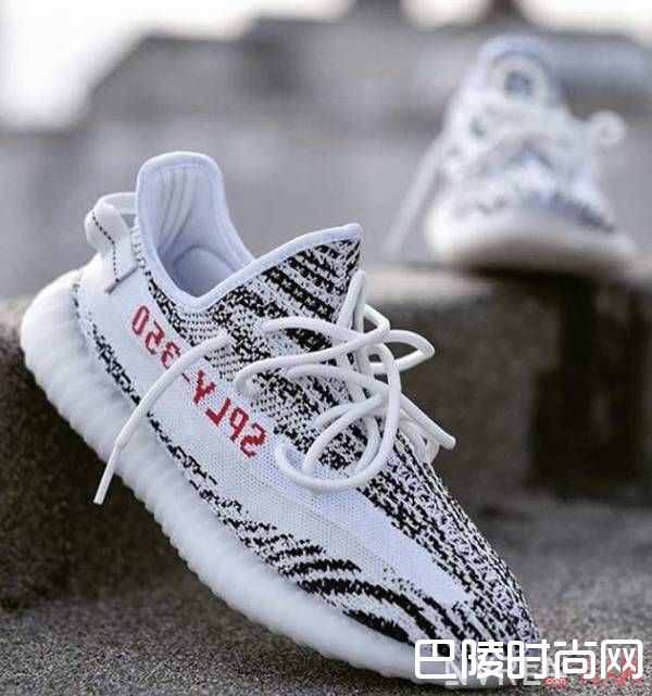 adidas Originals yeezy Boost 350 V2「Zebra」配色_2017年销售额前十的十双鞋子 你还不打算入手一双吗