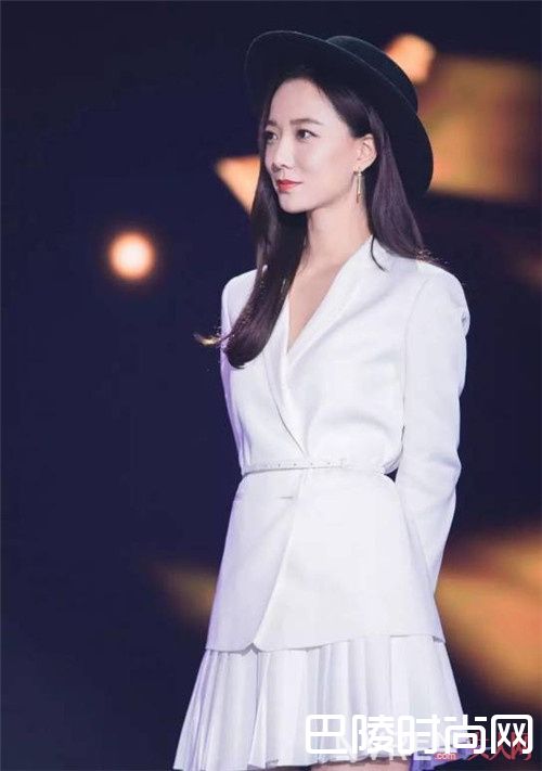 经典白介绍_今夏最时髦百搭的4款流行色 赶紧get吧