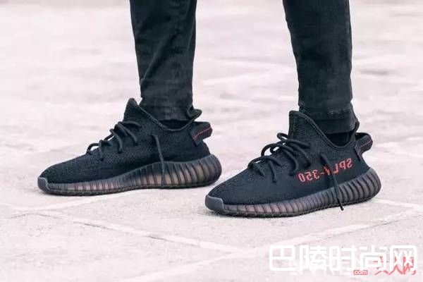 adidas Originals yeezy Boost 350 V2 黑红配色_2017年销售额前十的十双鞋子 你还不打算入手一双吗