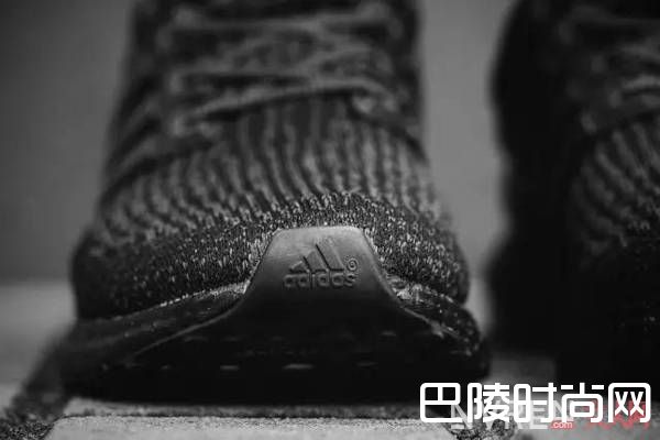 adidas Ultra BOOST 3.0「Triple Black」配色_2017年销售额前十的十双鞋子 你还不打算入手一双吗