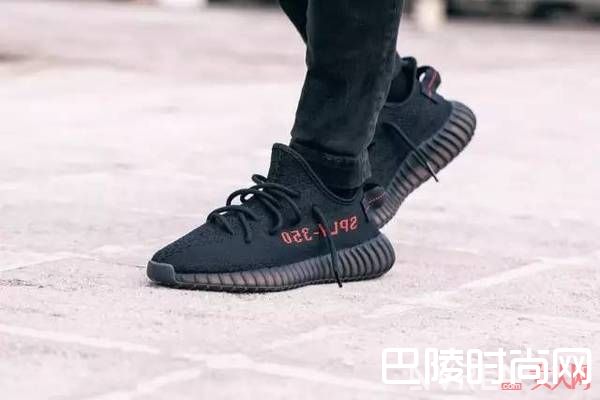 adidas Originals yeezy Boost 350 V2 黑红配色_2017年销售额前十的十双鞋子 你还不打算入手一双吗