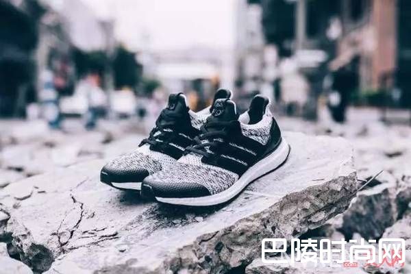 Social Status x Sneakersnstuff x adidas 三方联名_2017年销售额前十的十双鞋子 你还不打算入手一双吗