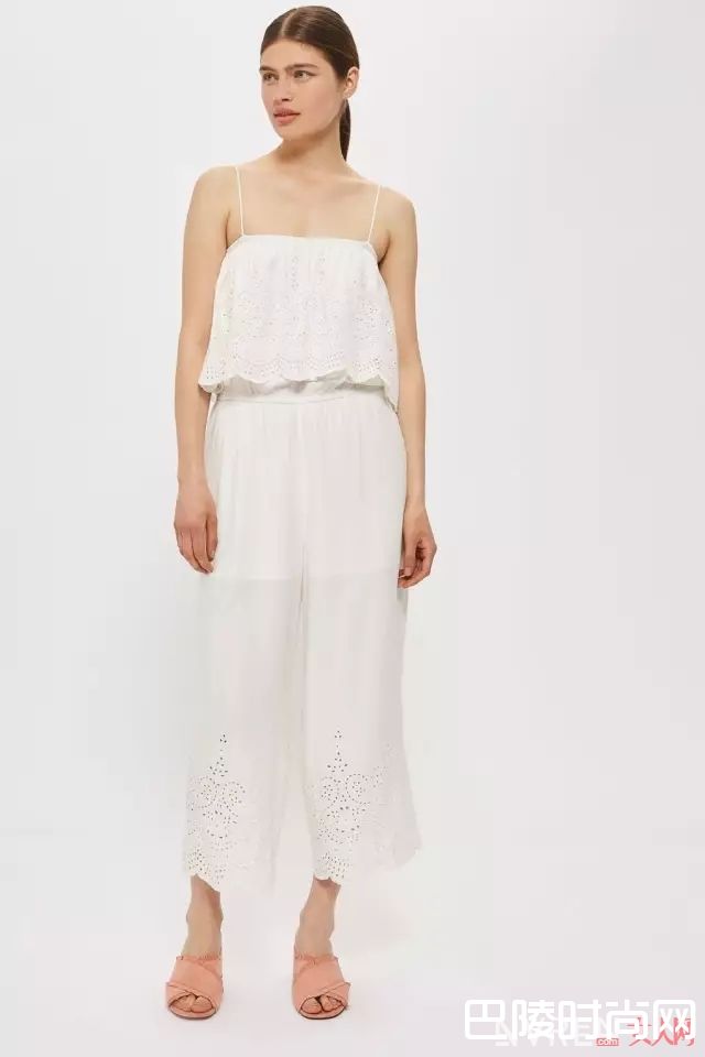 腿粗适合什么连体裤_最适合懒人的时髦，连体裤怎么穿既遮肉又显腿长？