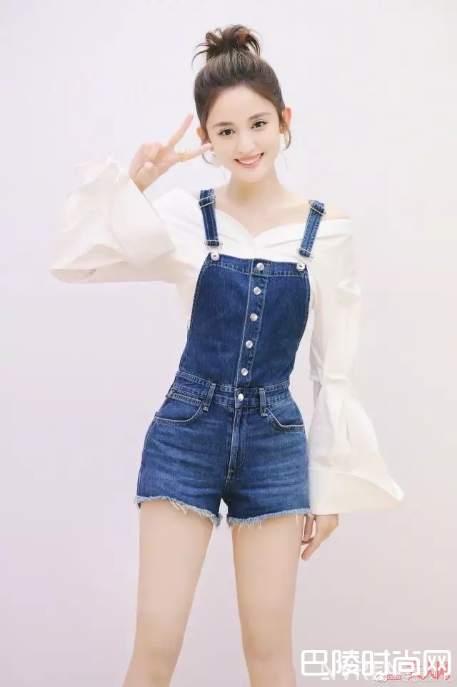 各大牌新款连体裤_最适合懒人的时髦，连体裤怎么穿既遮肉又显腿长？