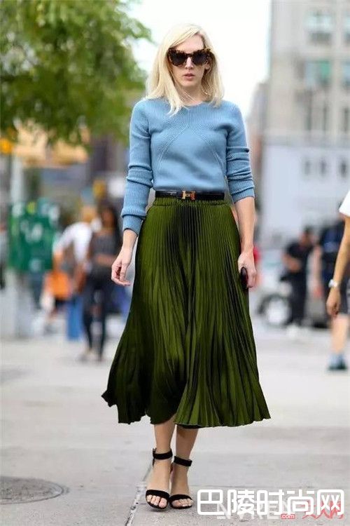 百褶裙怎么搭配_今年夏天这三条裙子让你暴瘦10斤 