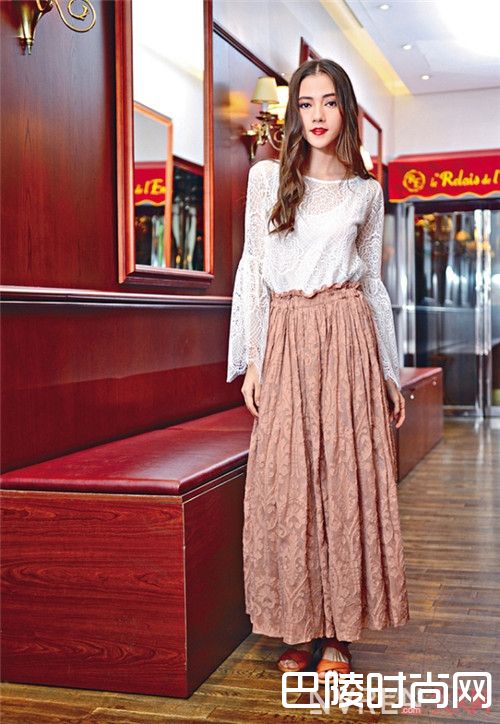 交叉带凉鞋介绍_平底鞋控福音！今年又美又漂亮的时髦款都在这