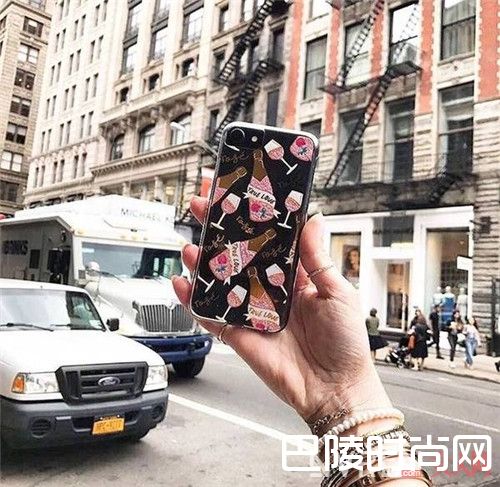 Skinny dip介绍_谁还不是个小公举呢 10个可爱治愈系品牌谁不爱