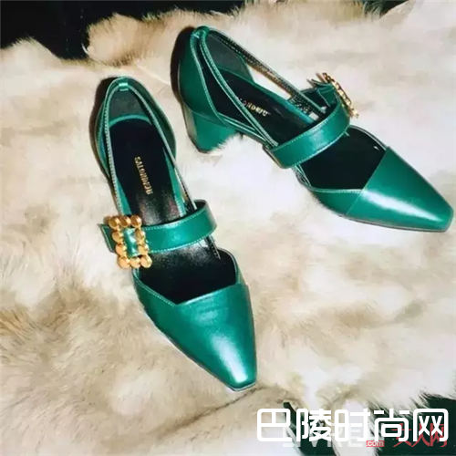 绿色鞋子搭配_千篇一律不如来点绿 点缀夏日成为骄阳