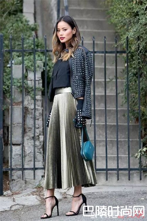 百褶裙怎么搭配_今年夏天这三条裙子让你暴瘦10斤 