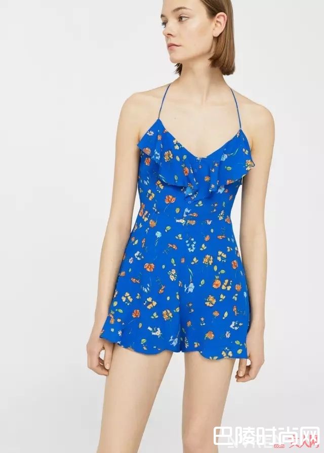 个子矮适合什么连体裤_最适合懒人的时髦，连体裤怎么穿既遮肉又显腿长？