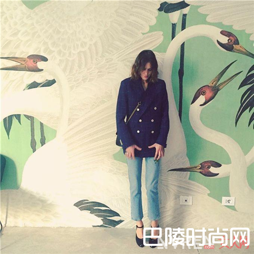 西装外套介绍_变身为复古的女人 这几件单品请收下