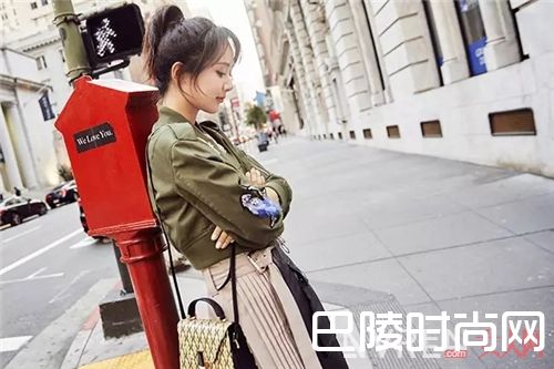 Valextra Iside系列手袋_2017年夏日手袋的流行趋势 这些it bag值得入手