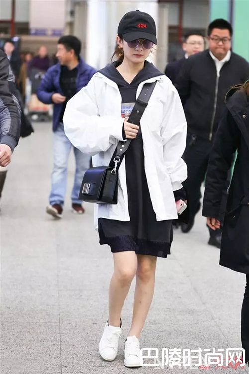 Dior J'ADIOR系列手袋_2017年夏日手袋的流行趋势 这些it bag值得入手