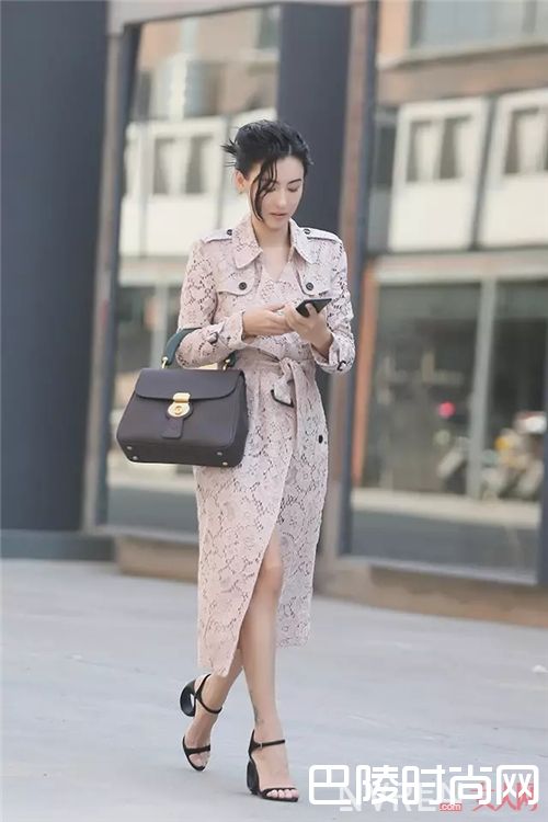 Burberry DK88系列手袋_2017年夏日手袋的流行趋势 这些it bag值得入手