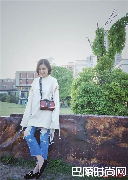 Prada Cahier系列手袋_2017年夏日手袋的流行趋势 这些it bag值得入手