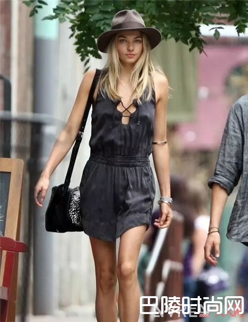 宽檐帽如何搭配？_这个夏天最IN的实用单品 美的人已经入手了