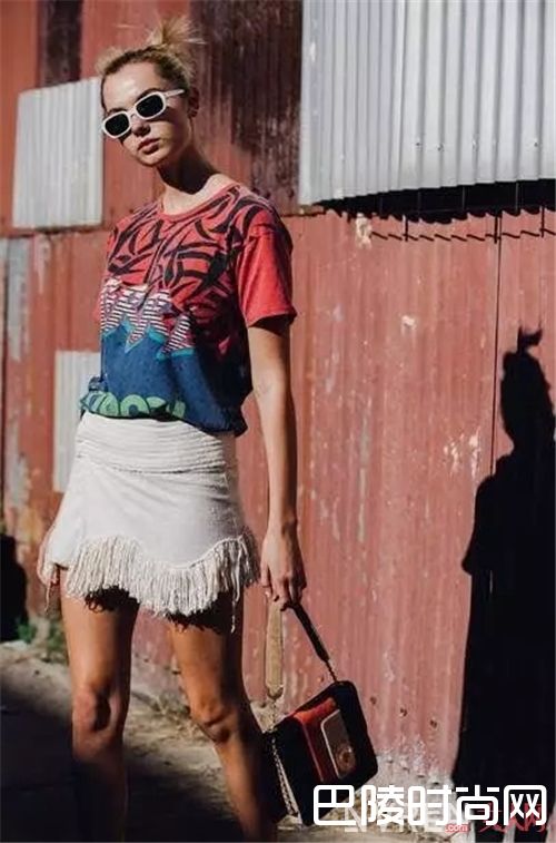 墨镜如何搭配？_这个夏天最IN的实用单品 美的人已经入手了