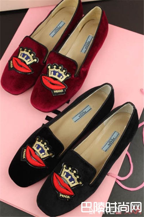 刺绣平底鞋怎么搭配时髦潮流_今夏平底鞋流行清单:六款新潮平底鞋随意搭出潮流美女范