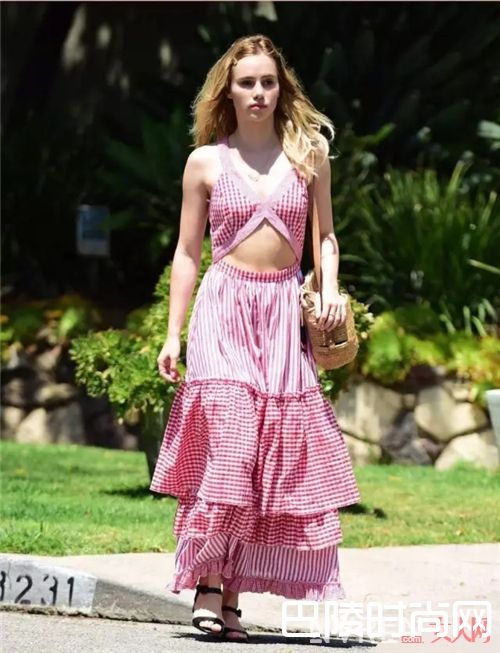 藤草包如何搭配？_这个夏天最IN的实用单品 美的人已经入手了