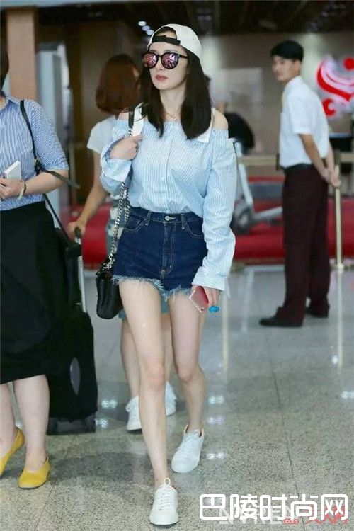 衬衫怎么露肩_纳尼？随时转换风格一件衬衫就可以了？