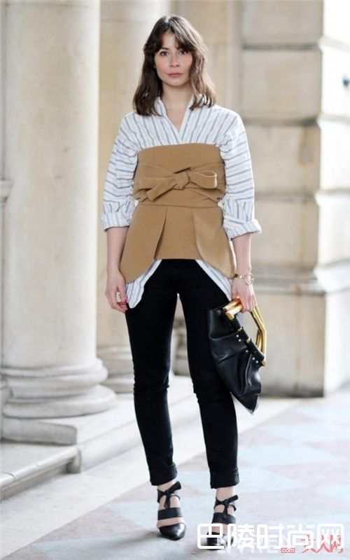 衬衫腰封怎么穿_纳尼？随时转换风格一件衬衫就可以了？