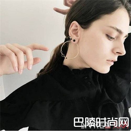 Eshvi是什么_看完这些耳环 打耳洞的痛算什么