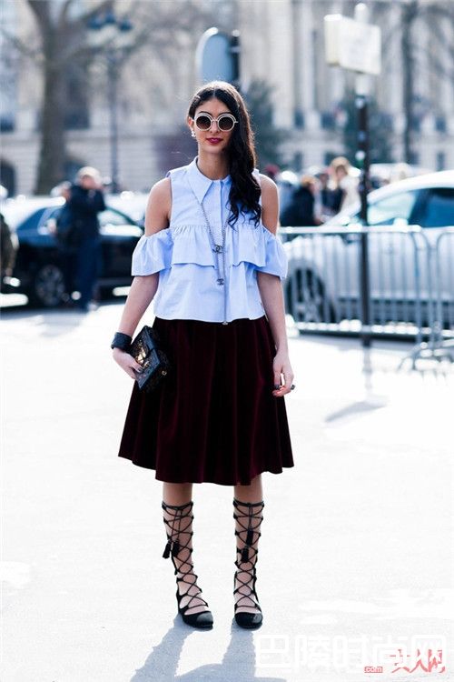 芭蕾鞋是时尚优雅的代表吗_今夏平底鞋流行清单:六款新潮平底鞋随意搭出潮流美女范