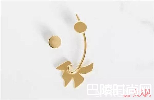 Anne Manns是什么_看完这些耳环 打耳洞的痛算什么