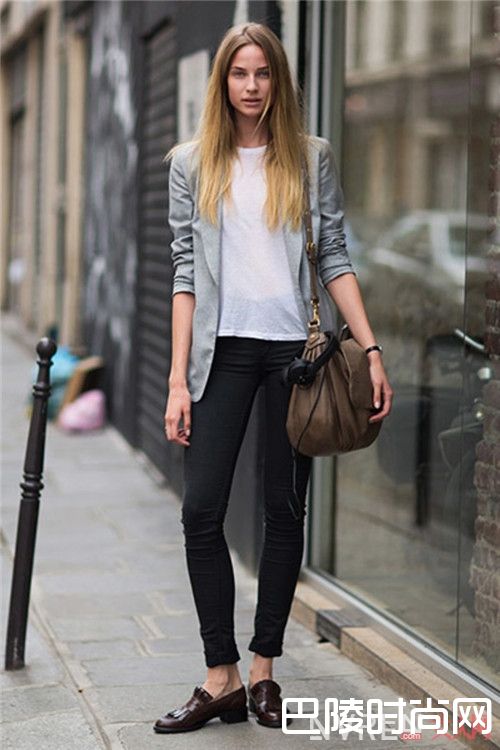 乐福鞋怎么搭配舒适又帅气_今夏平底鞋流行清单:六款新潮平底鞋随意搭出潮流美女范