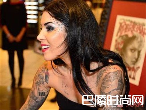 Dior – 999经典红色口红简介_女生必备口红：这12支最经典的红色口红你拥有吗？