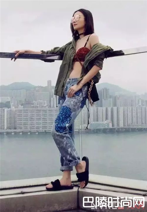 澡堂拖如何搭配？_这个夏天最IN的实用单品 美的人已经入手了