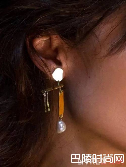 Faris是什么_看完这些耳环 打耳洞的痛算什么