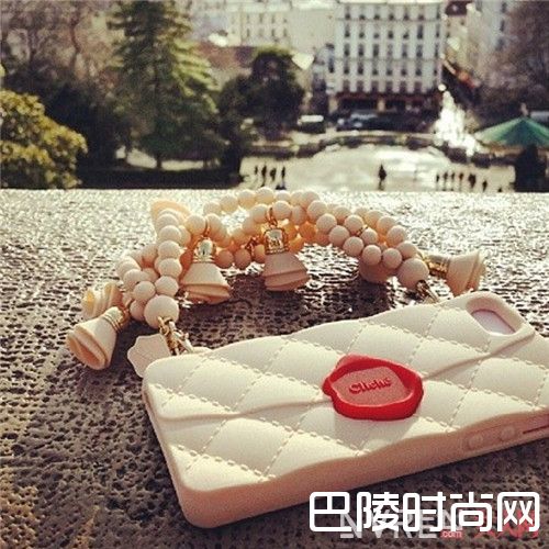 Candies香港手机品牌简介_手机壳哪种好?这八款品牌手机壳你让整天手机不撒手！