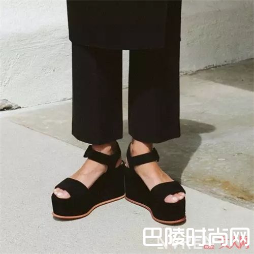 Loeffler Randall有哪些鞋子？_这些美炸天的凉鞋 各个年龄段都可以轻松驾驭