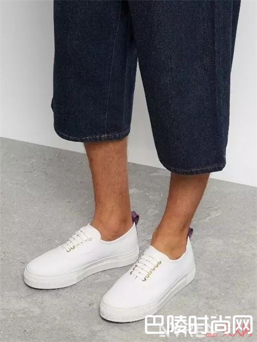 Eytys品牌介绍_夏天这么热 来几双“性冷淡”的鞋子降降温!