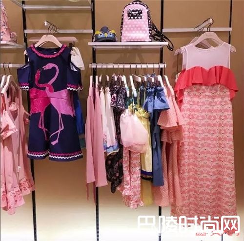 Lyn Around品牌介绍_看完泰国的这些小众品牌 才知道它们也可以这么时尚