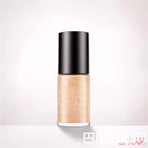 吴磊用什么化妆品？_扒一扒 这些男星用的化妆品让你自叹不如！