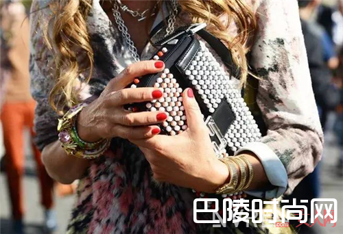 现代智能表介绍_腕间的优雅 诱惑盛夏的圣果