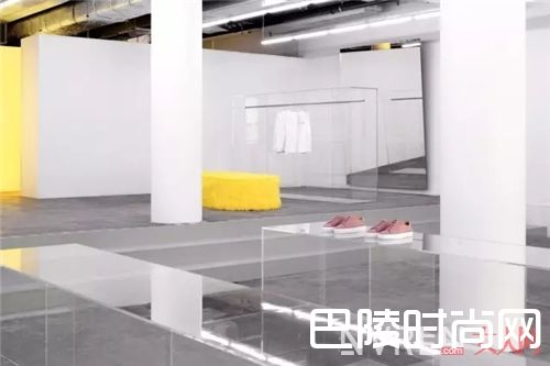 Axel Arigato品牌介绍_夏天这么热 来几双“性冷淡”的鞋子降降温!