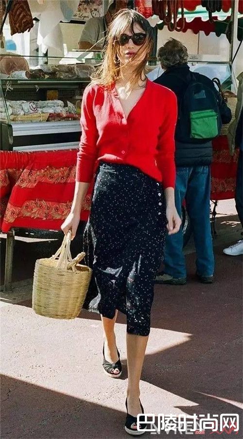 红色+黑色介绍_这个夏天的时髦从配色开始 