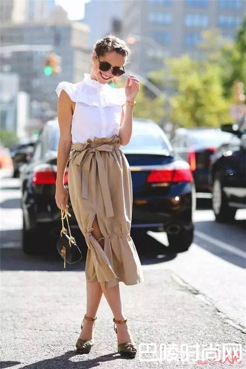 棕色+白色介绍_这个夏天的时髦从配色开始