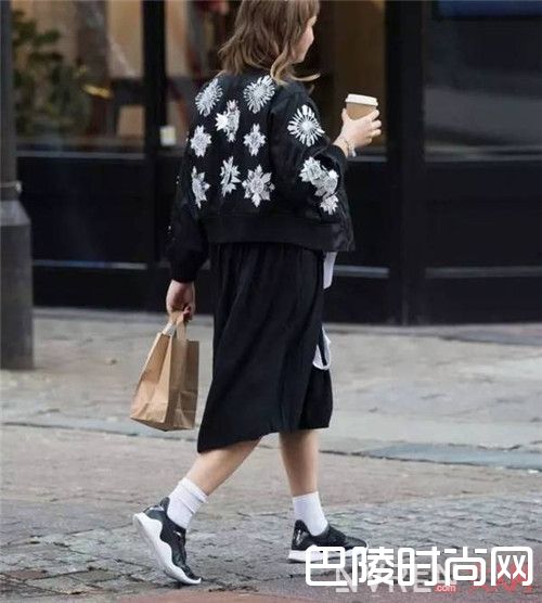 黑色介绍_都说黄肤色穿什么都显黑 那我就要给你点颜色看看