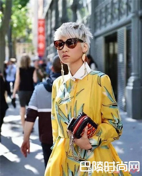 黄色+白色介绍_这个夏天的时髦从配色开始 