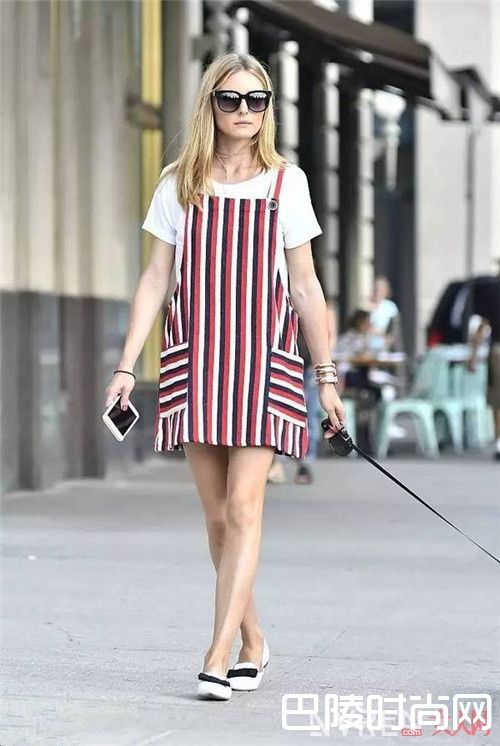 T恤搭配背带裙_不会搭背带裙看完这四招 让你仙气满满