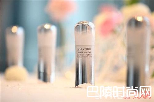 资生堂透白美肌美白精华能让皮肤变白皙吗_7大人气美白产品推荐：一白遮百丑也需要哪些美白产品？